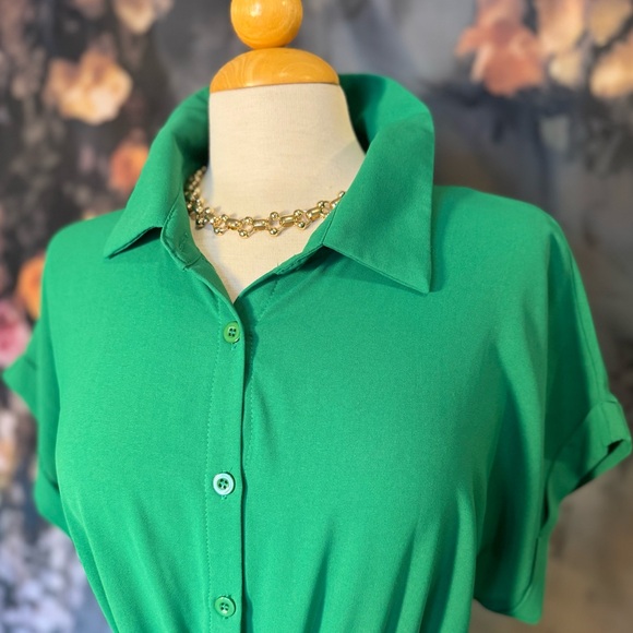 Chic Green Midi Dress with Waist Tie - Picture 3 of 9